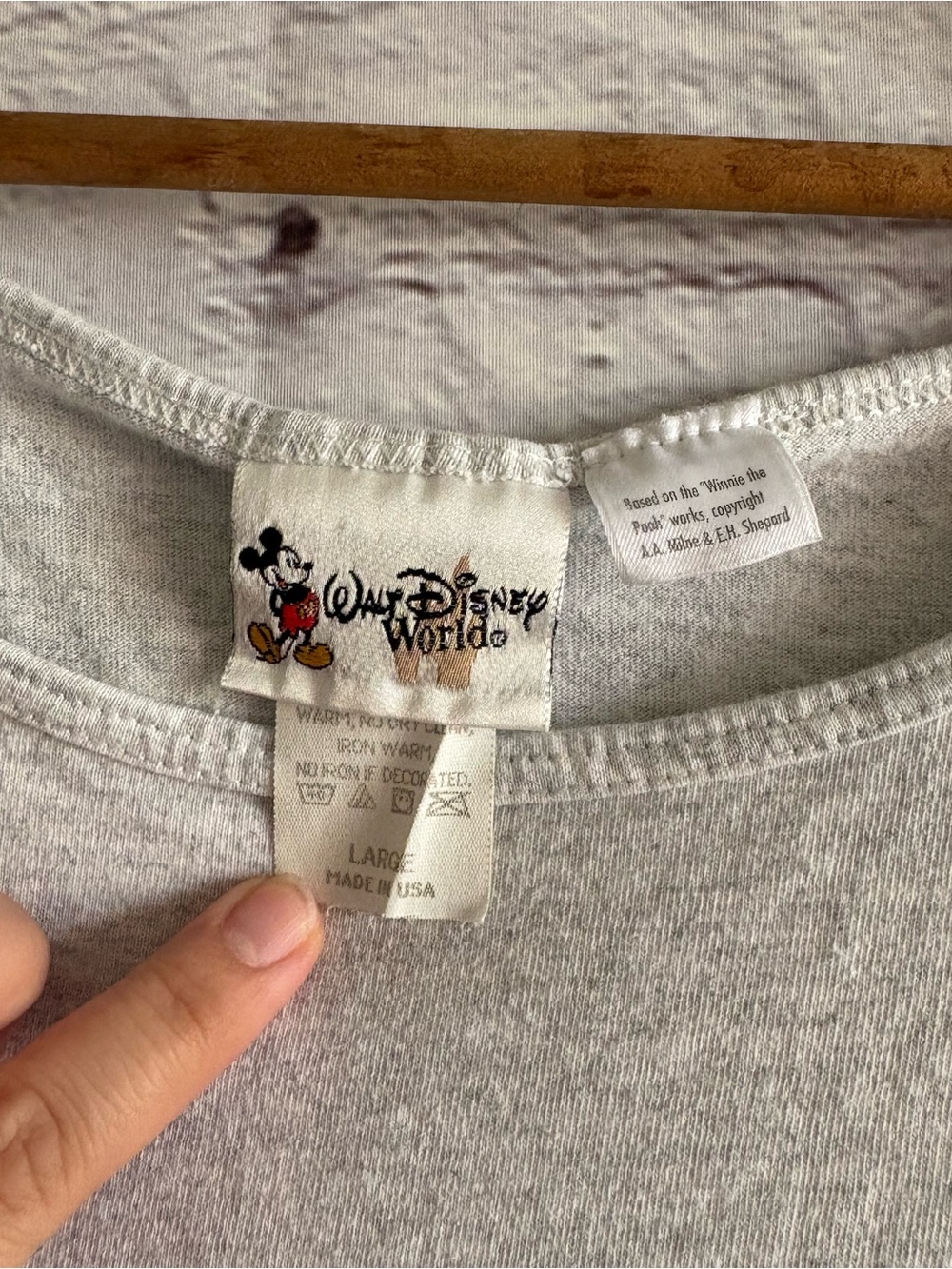 Vintage Disney Gray Tank Top with Multicolor Walt Disney World Logo - Picture 3 of 5